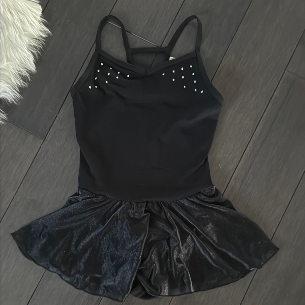 Moret Girls Black Dance Leotard with attached skirt sz Medium